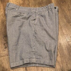 Gap Railroad Stripe 10” Shorts‎